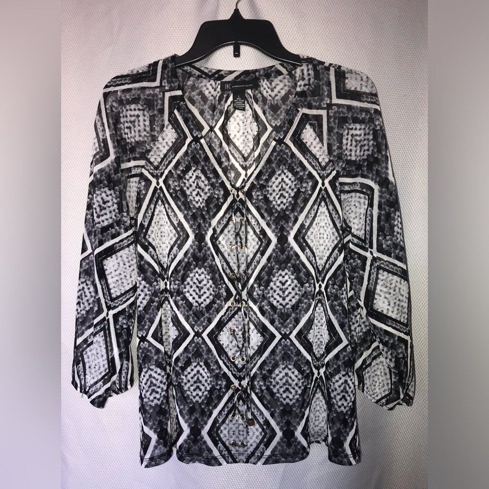 INC black & white women’s Tunic.